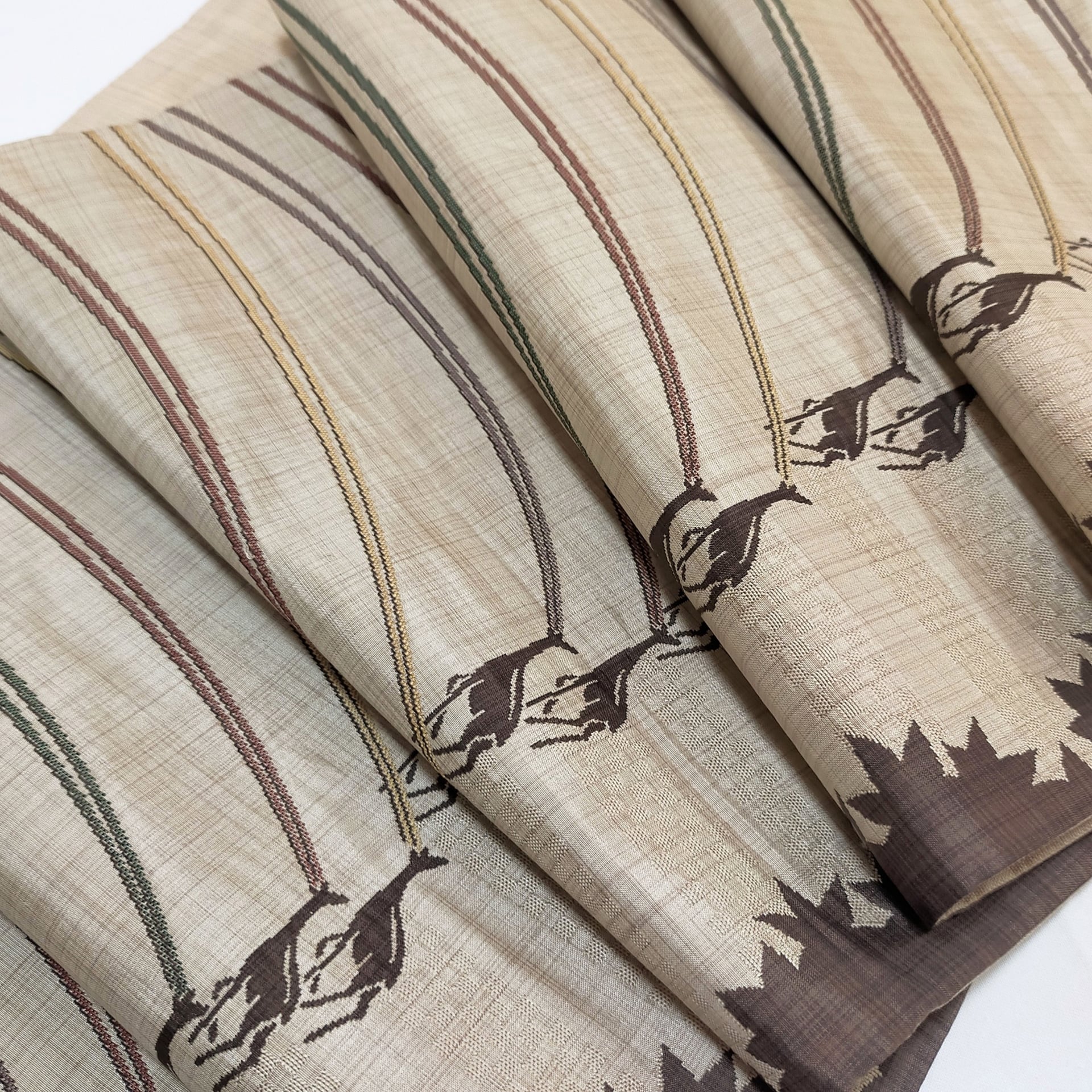 着物　動物模様　伝統